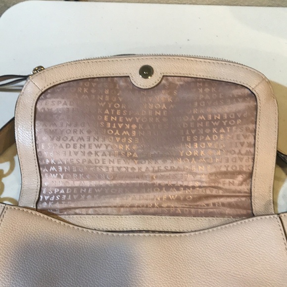 Kate Spade Cream Pebble Leather Pre-Owned Shoulder Bag w/Chainlink Detailing - Picture 6 of 16
